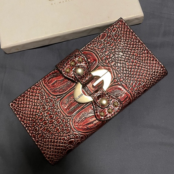 Guess wallet in ruby brand new in box with tags - Picture 5 of 10